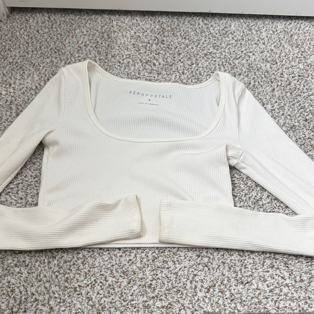Women’s Aeropostale white ribbed long sleeve size small